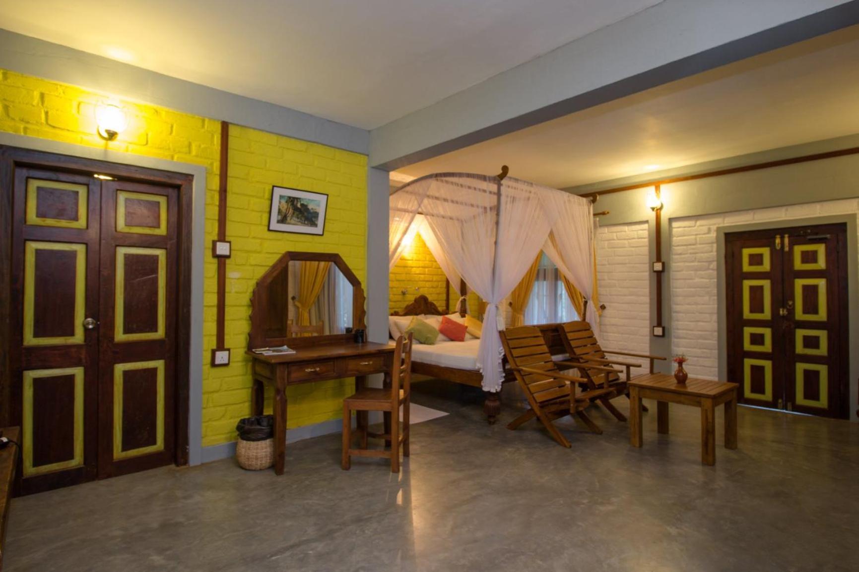 Lake Serenity Resort & Spa Kuruwita エクステリア 写真